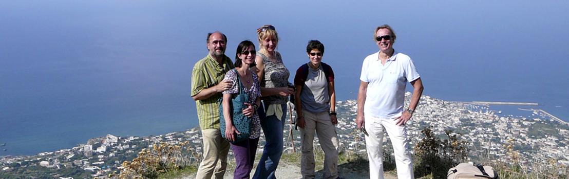 Ischia. Wandergruppe an Panorama-Platz