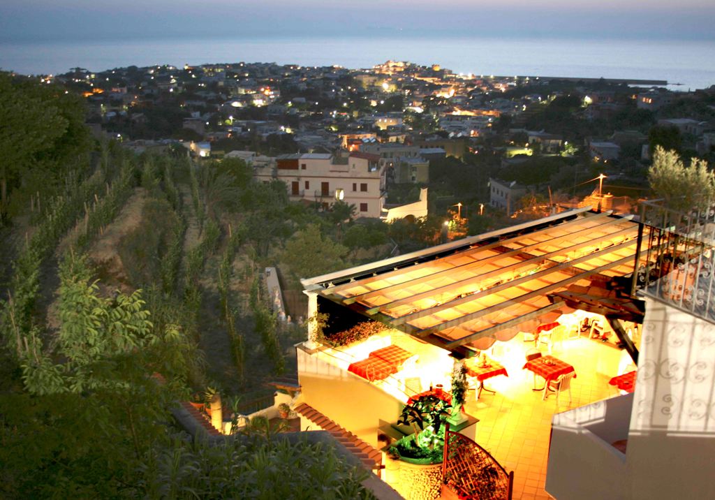 
      Forio d'Ischia. Hotel Residence La Rosa Terrasse
    